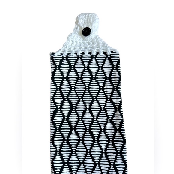 Hand Crafted Black and White Hanging Kitchen Hand Towel Crochet Top - Picture 4 of 7